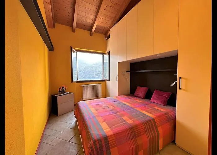 Glittering View Carate Urio