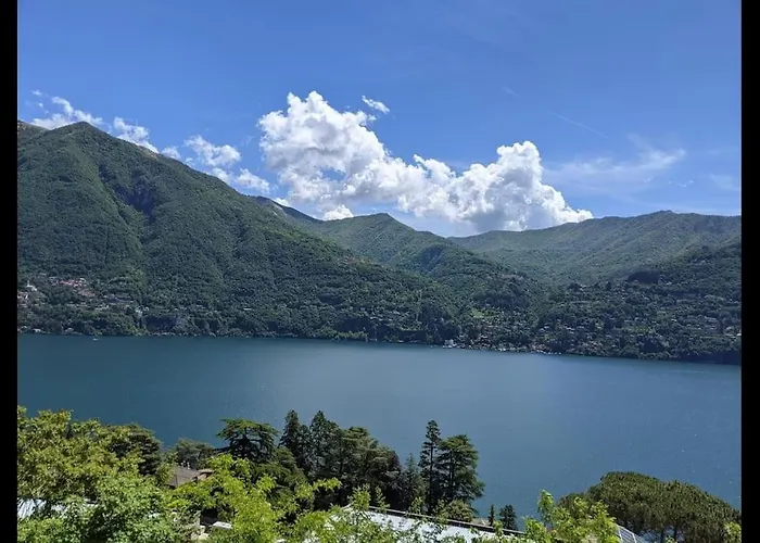 Glittering View Feriehus Carate Urio